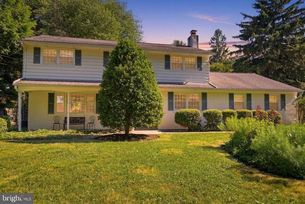 949 QUEENS DRIVE, YARDLEY, PA 19067