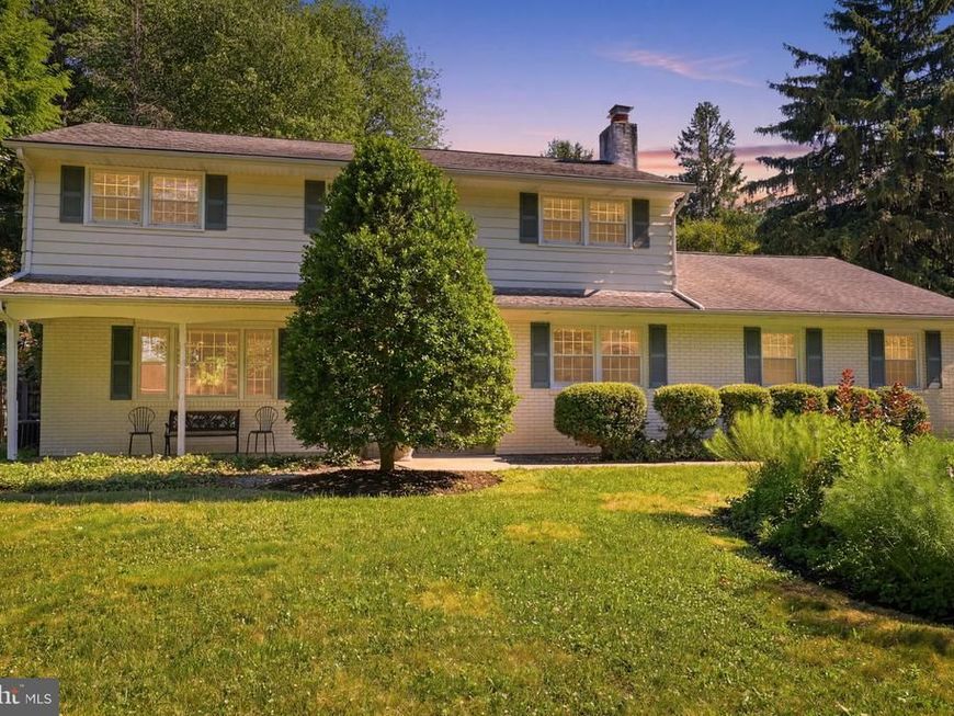 949 Queens Drive, Yardley, PA 19067 Main Photo