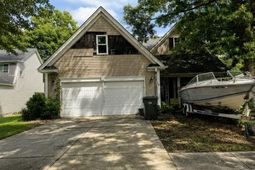 120 Fairbury Drive photo 4