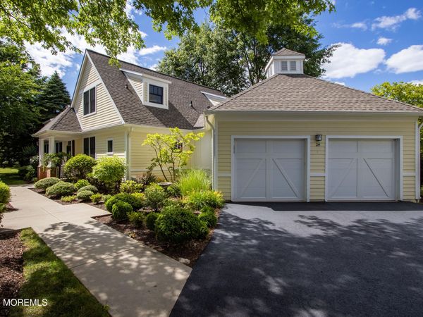 24 Adams Way, Shrewsbury Boro, NJ 07702