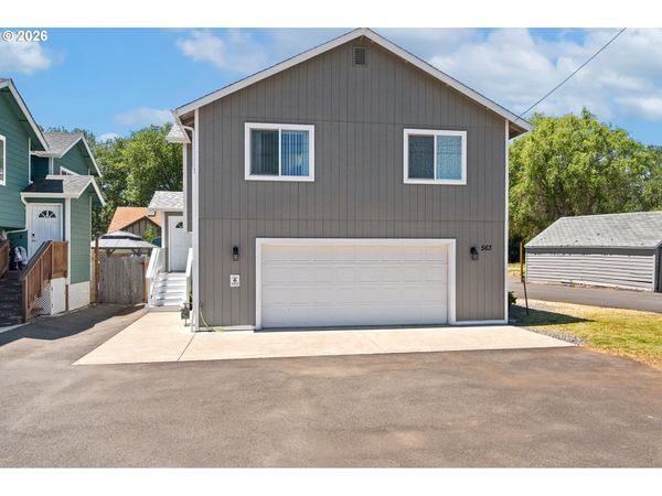 563 S STATE ST, Sutherlin, OR 97479