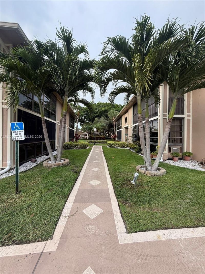 7857 Ashmont Cir, Unit 213, Tamarac, FL 33321 Photo