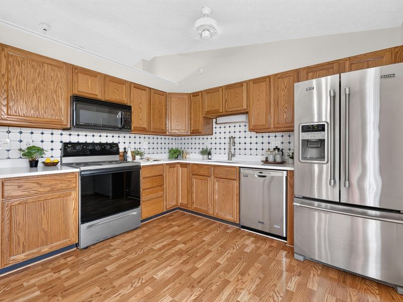 56 Ashton Drive, Ashville, OH 43103 Photo 9