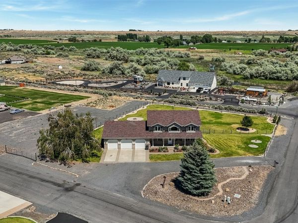 5621 Road J.4 NE, Moses Lake, WA 98837