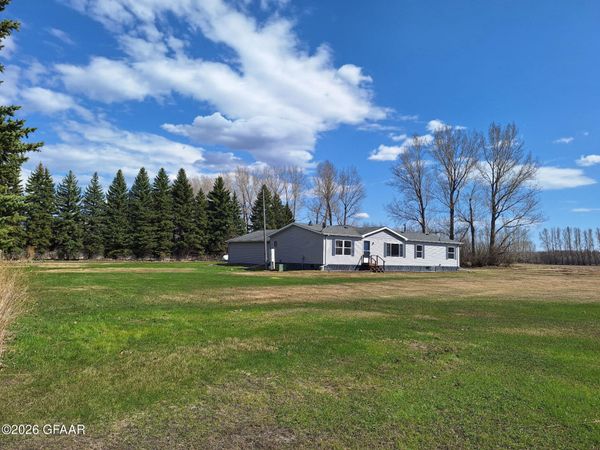 9856 COUNTY ROAD 12 , Cavalier, ND 58220