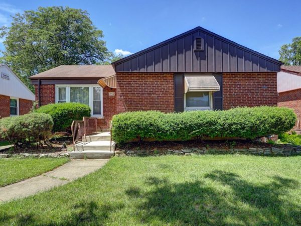 1552 Manchester Avenue , Westchester, IL 60154