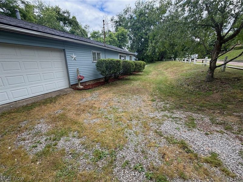 1129 Sunset Drive, East Liverpool, OH 43920 Photo 4