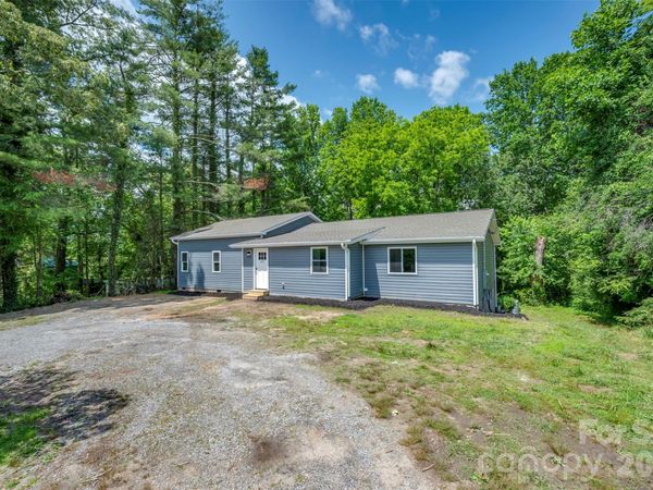 323 Stepp Avenue , Hendersonville, NC 28739