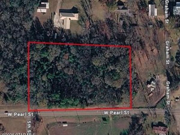 W Pearl Street, Macon, MS 39341