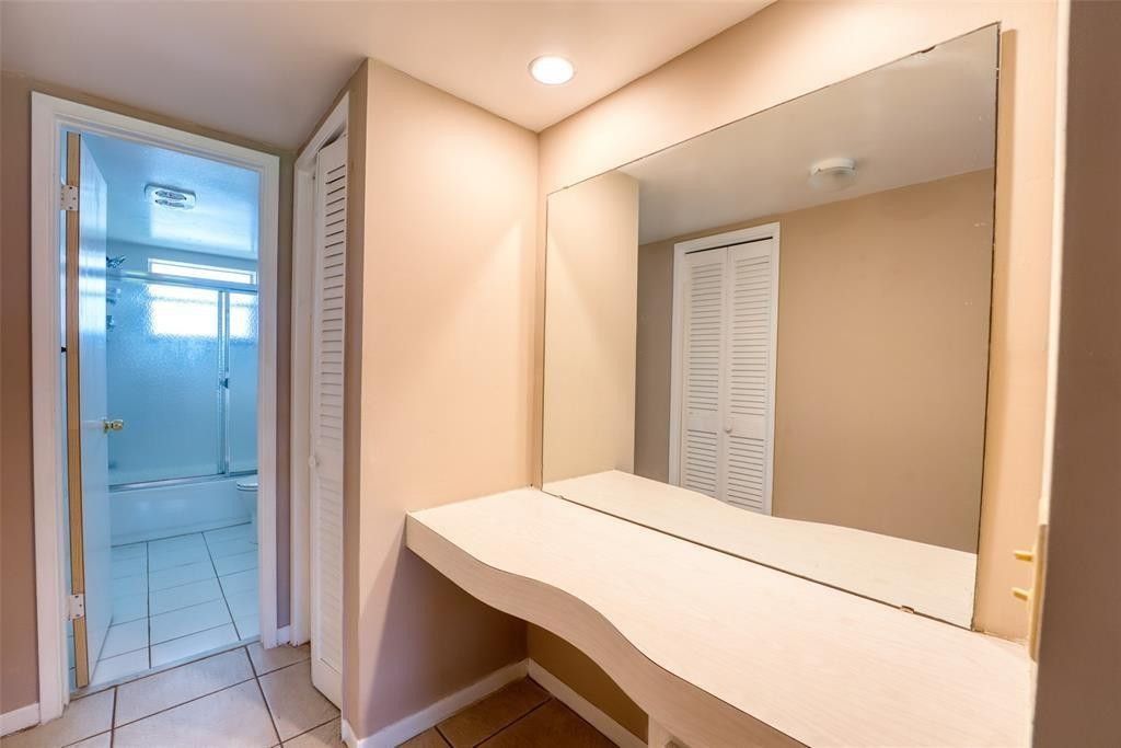 4700 Washington Street, Unit 105, Hollywood, FL 33021 Photo