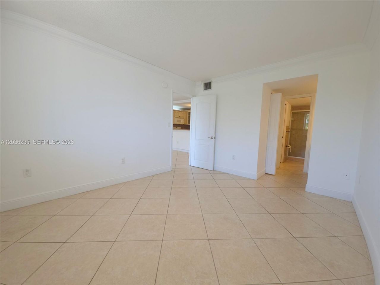 401 Ocean Dr, Unit 304, Miami Beach, FL 33139 Photo