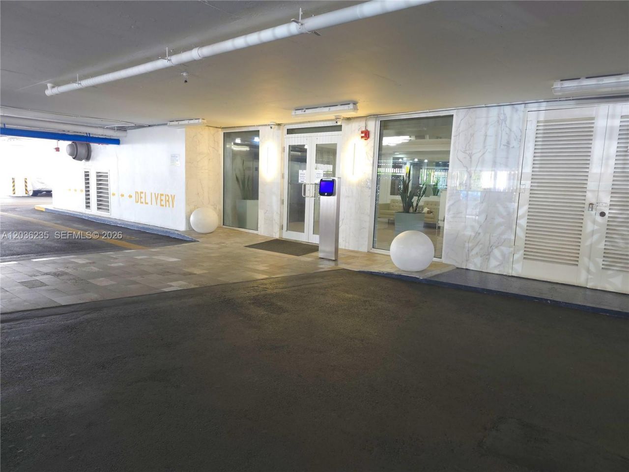 401 Ocean Dr, Unit 304, Miami Beach, FL 33139 Photo