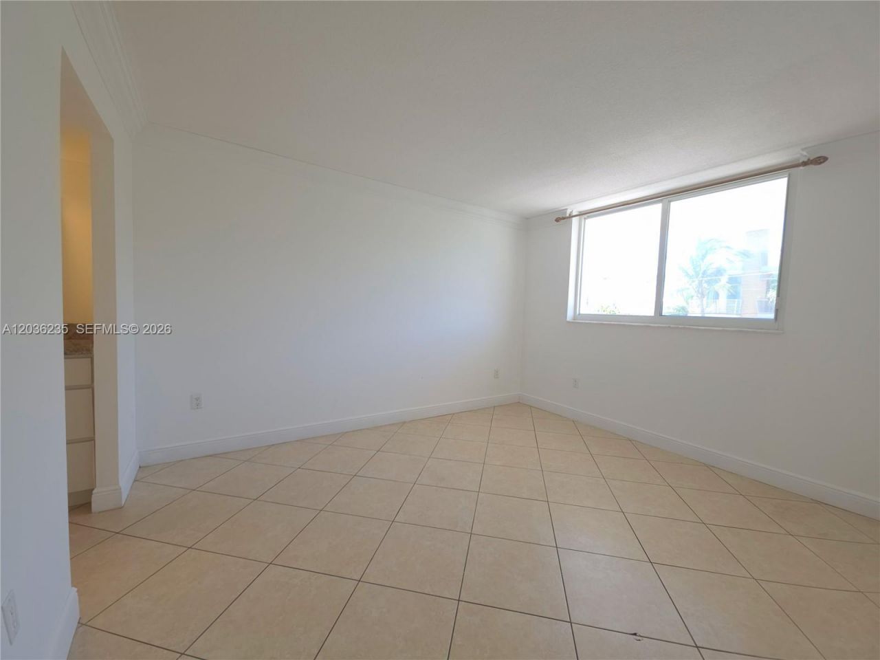 401 Ocean Dr, Unit 304, Miami Beach, FL 33139 Photo