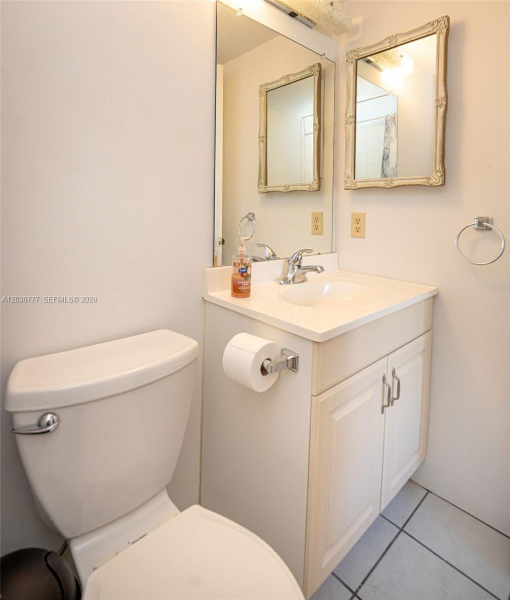 3531 Inverrary Dr, Unit 108, Lauderhill, FL 33319 Photo