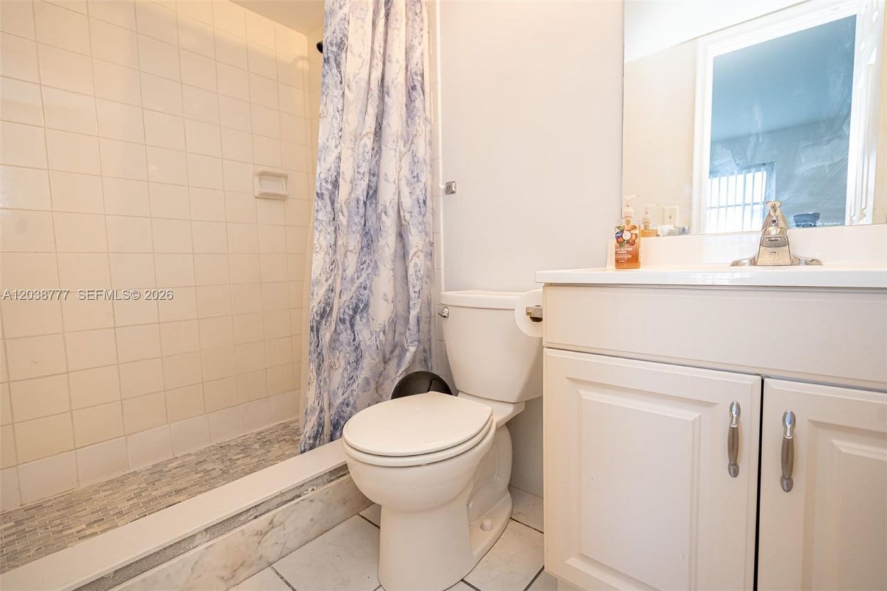 3531 Inverrary Dr, Unit 108, Lauderhill, FL 33319 Photo