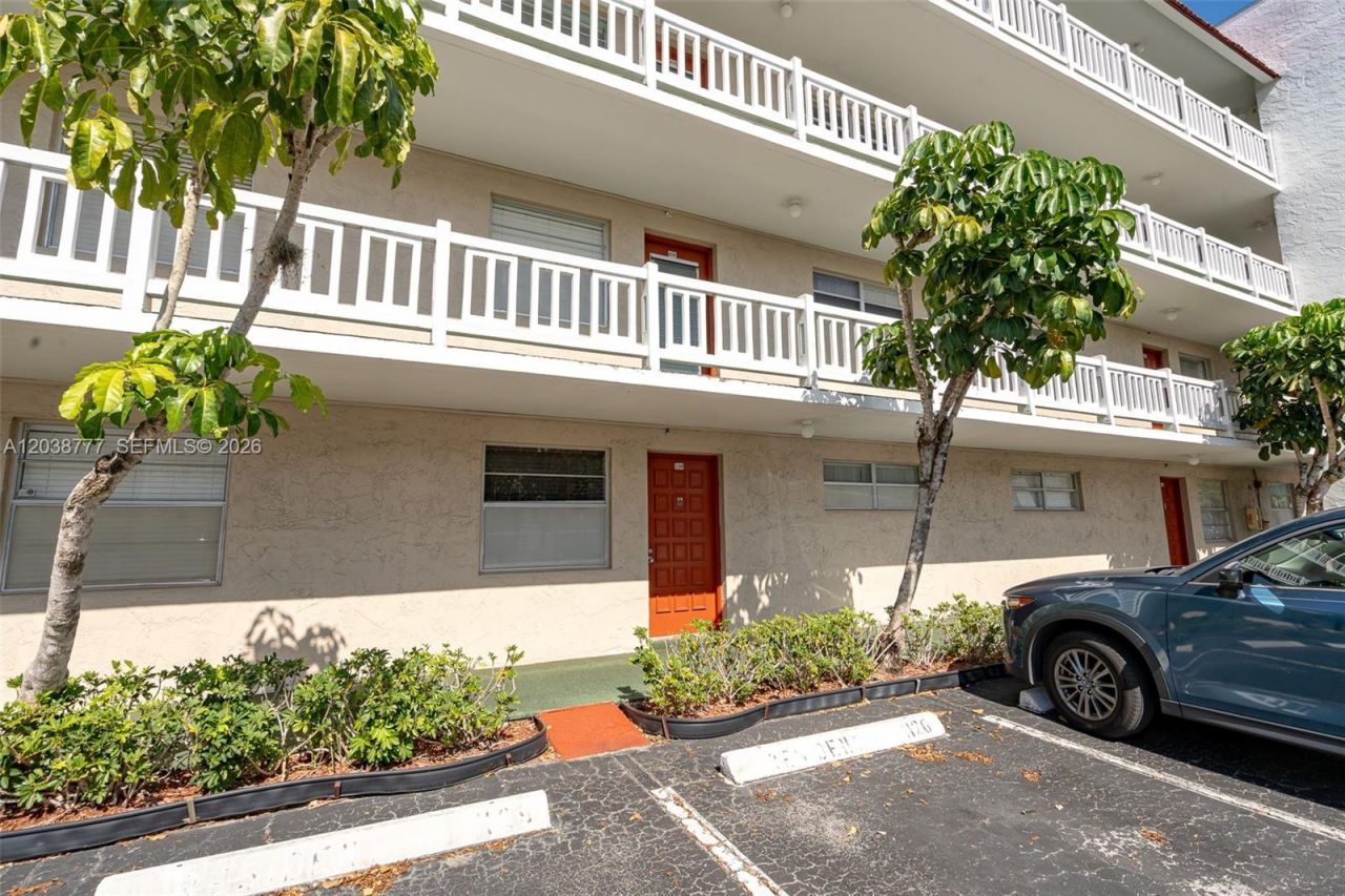3531 Inverrary Dr, Unit 108, Lauderhill, FL 33319 Photo