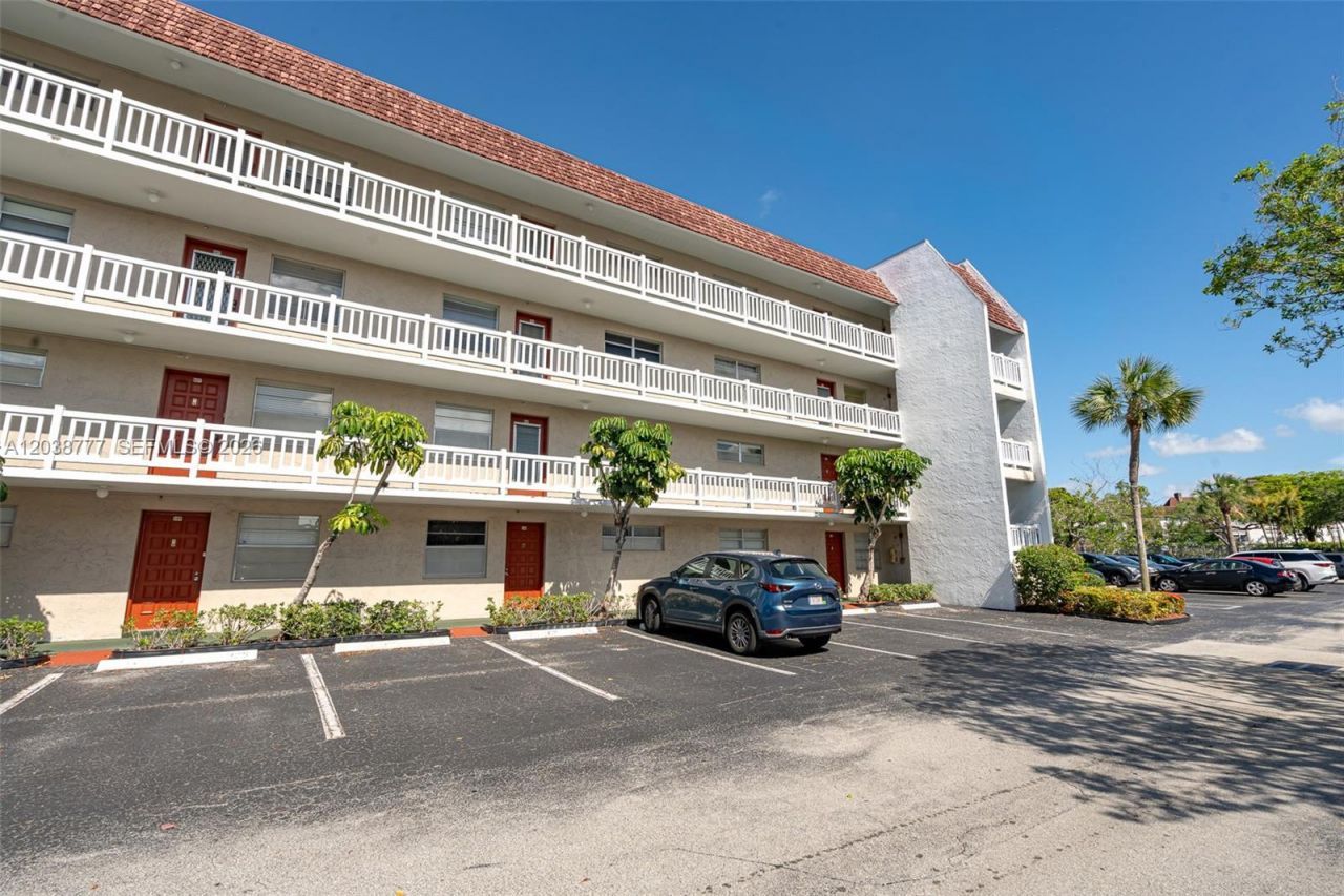 3531 Inverrary Dr, Unit 108, Lauderhill, FL 33319 Photo
