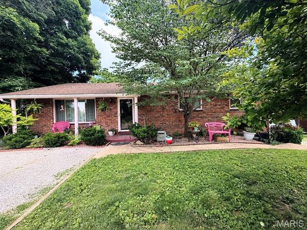 334 Pleasant Ridge Road , Fairview Heights, IL 62208