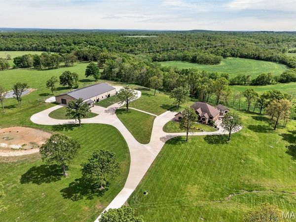 23900 EMERSON Road, Lebanon, MO 65536