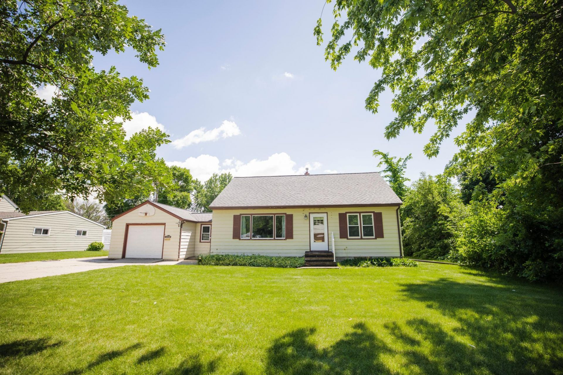 1006 Poughkeepsie Avenue, Morris, MN 56267