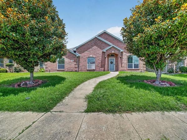 909 Trinity Drive, Lancaster, TX 75146
