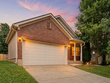 252 White Oak Trace, Lexington, KY 40511