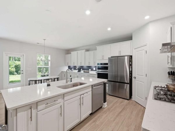 669 Fairway Drive, Acworth, GA 30101