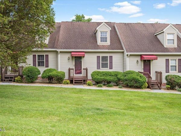 2501 East Lakeview Drive, Unit 3, Johnson City, TN 37601