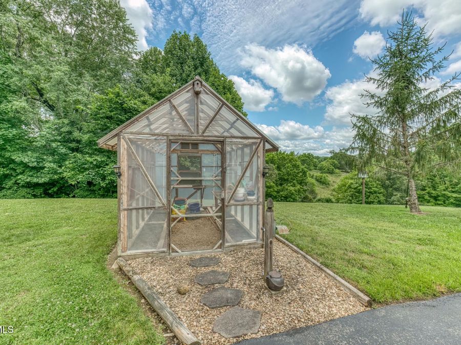 Property Image 100