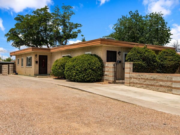 215 Madison Street NE, Albuquerque, NM 87108