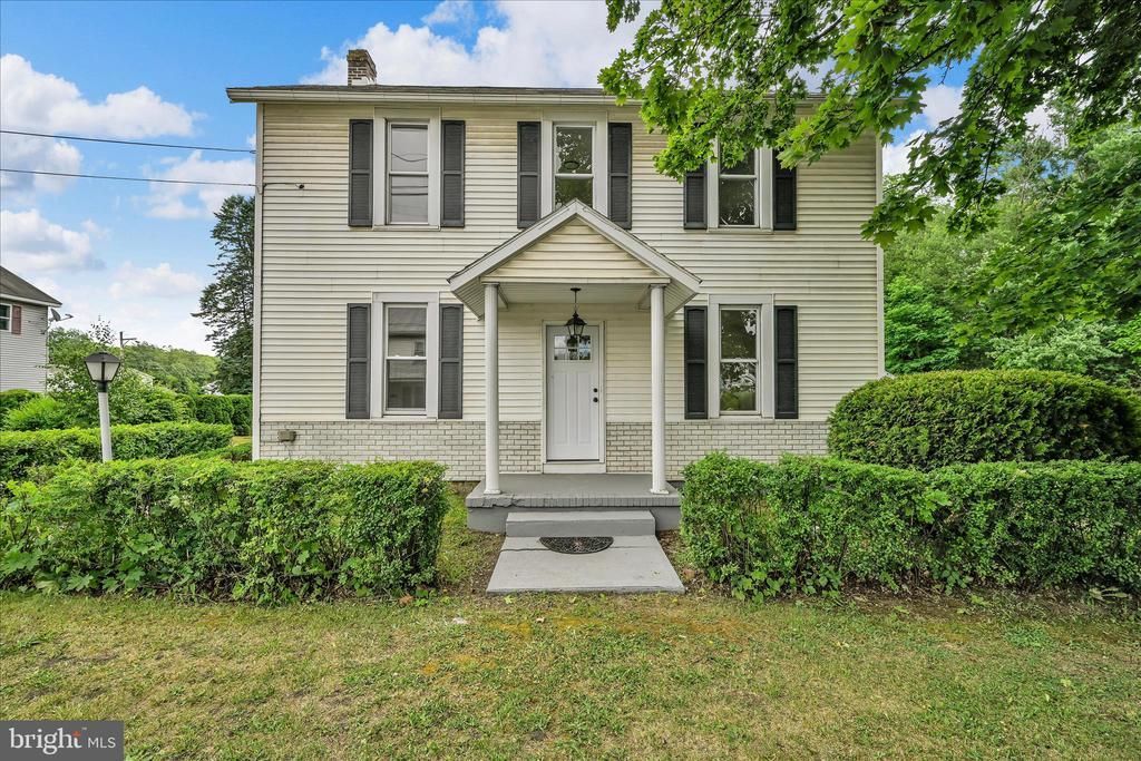 38 HUGHES STREET, NEW RINGGOLD, PA 17960