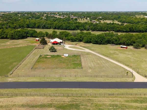 W Waterloo Road, Edmond, OK 73025