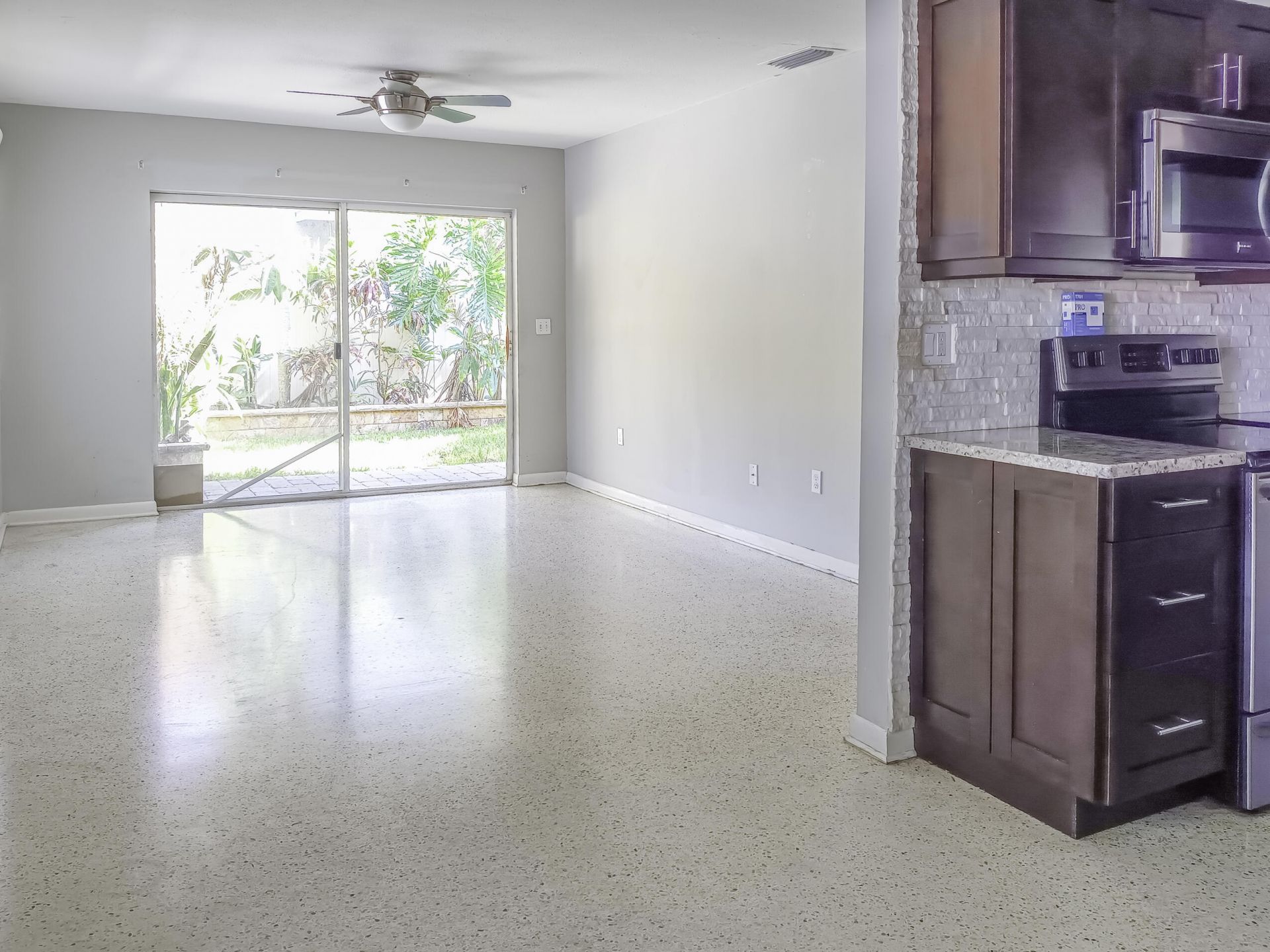 305 S Federal Highway, Unit 1, Lake Worth Beach, FL 33460 Photo
