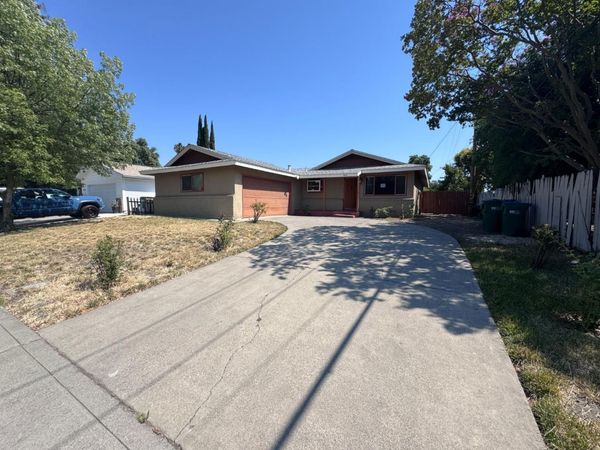 842 W Los Felis Ave, Stockton, CA 95210
