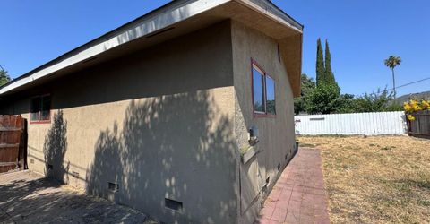 842 W Los Felis Ave, Stockton, CA 95210 Photo