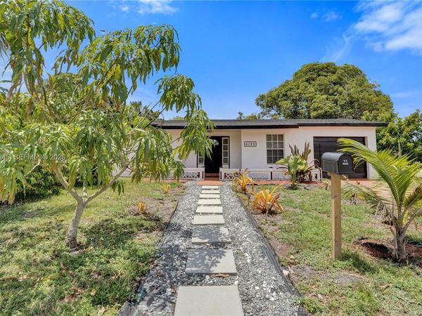 6280 SW 8th Pl , North Lauderdale, FL 33068