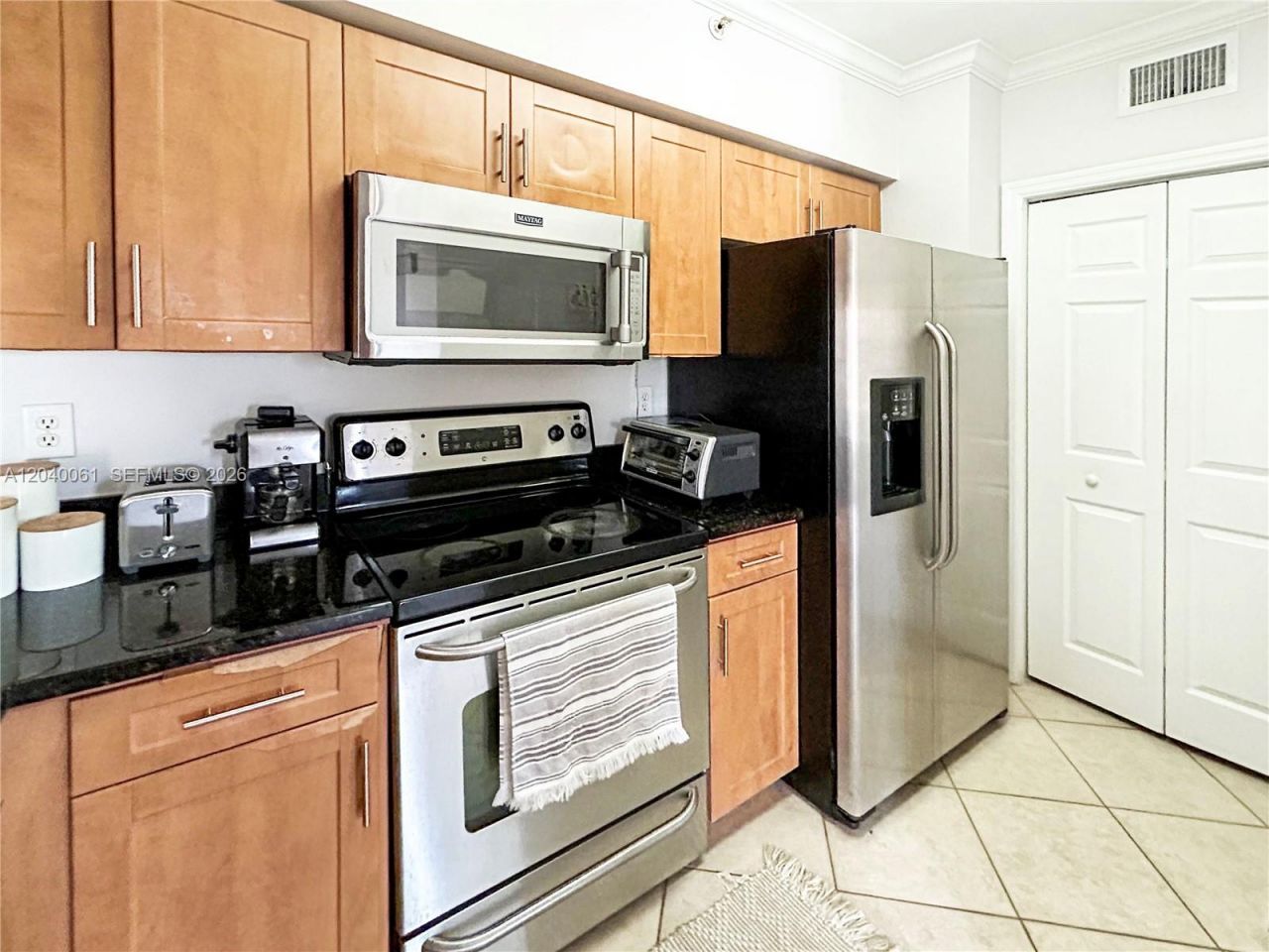6458 Emerald Dunes Dr, Unit 303, West Palm Beach, FL 33411 Photo