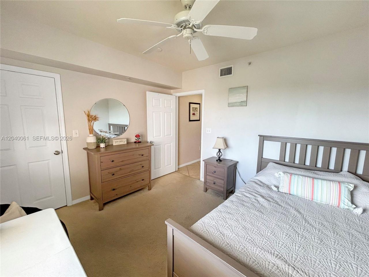 6458 Emerald Dunes Dr, Unit 303, West Palm Beach, FL 33411 Photo