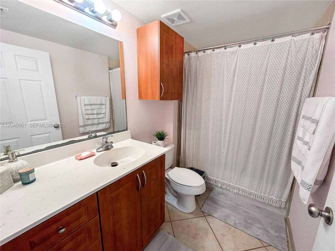 6458 Emerald Dunes Dr, Unit 303, West Palm Beach, FL 33411 Photo