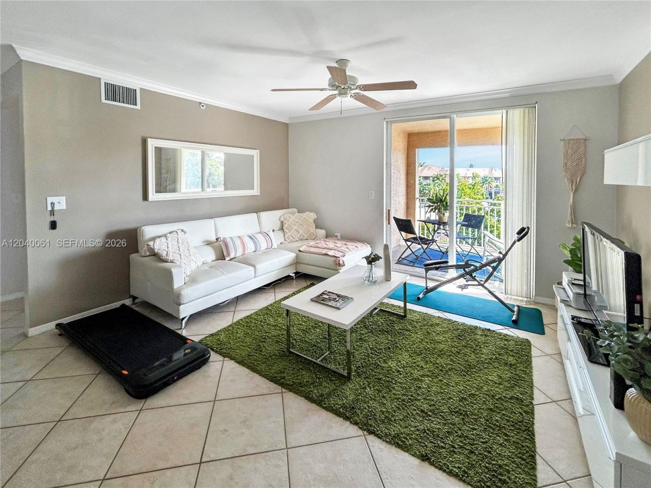 6458 Emerald Dunes Dr, Unit 303, West Palm Beach, FL 33411 Photo
