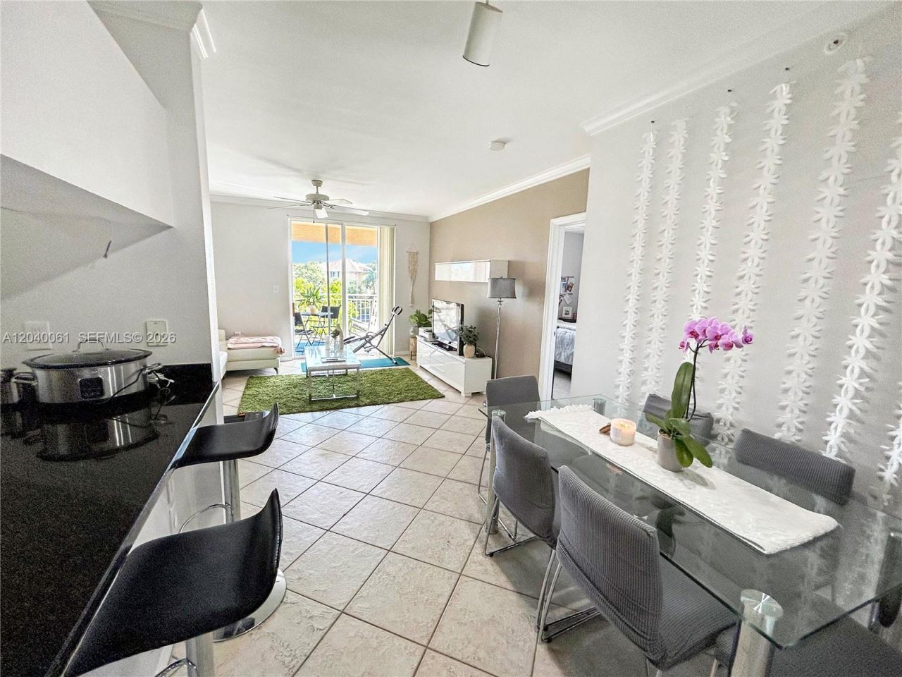 6458 Emerald Dunes Dr, Unit 303, West Palm Beach, FL 33411 Photo