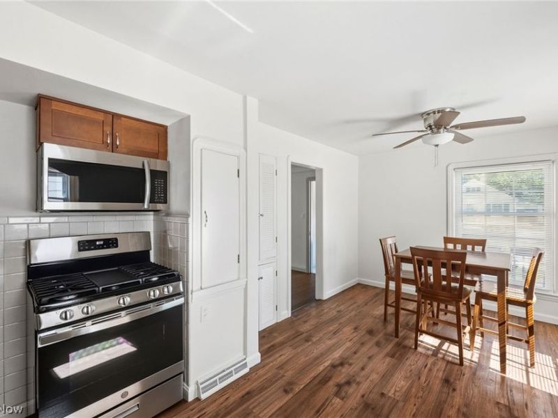 14325 Birchwood Avenue, Cleveland, OH 44111 Photo 10