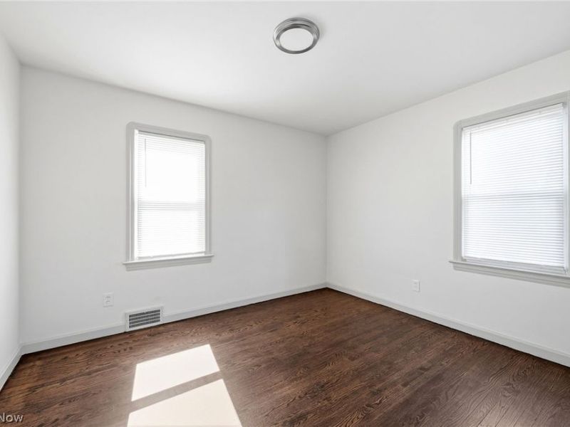 14325 Birchwood Avenue, Cleveland, OH 44111 Photo 13
