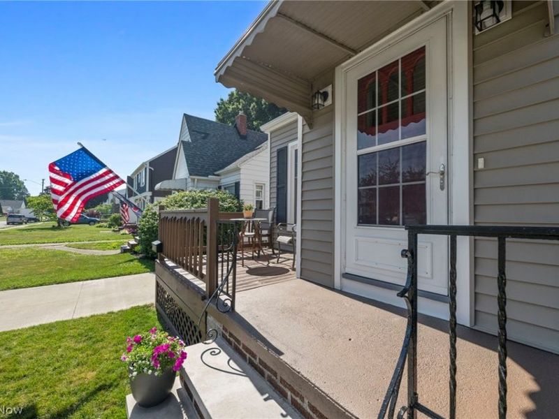 14325 Birchwood Avenue, Cleveland, OH 44111 Photo 2