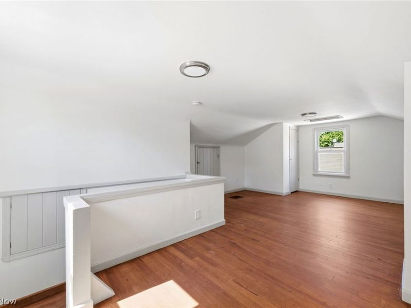 14325 Birchwood Avenue, Cleveland, OH 44111 Photo 21