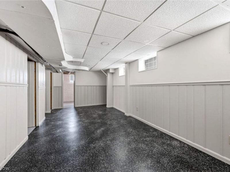 14325 Birchwood Avenue, Cleveland, OH 44111 Photo 24