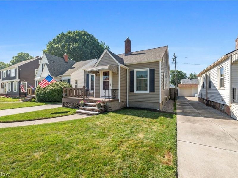 14325 Birchwood Avenue, Cleveland, OH 44111 Photo 31