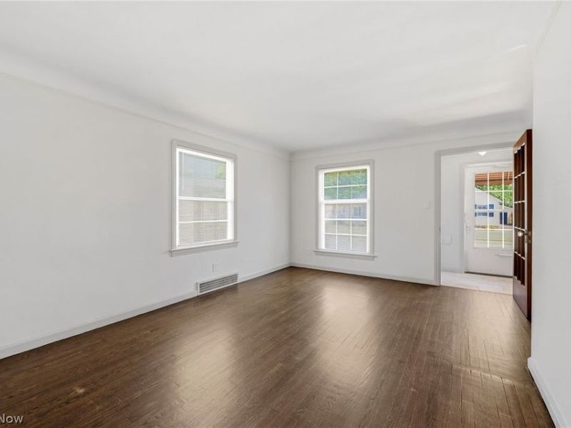 14325 Birchwood Avenue, Cleveland, OH 44111 Photo 6