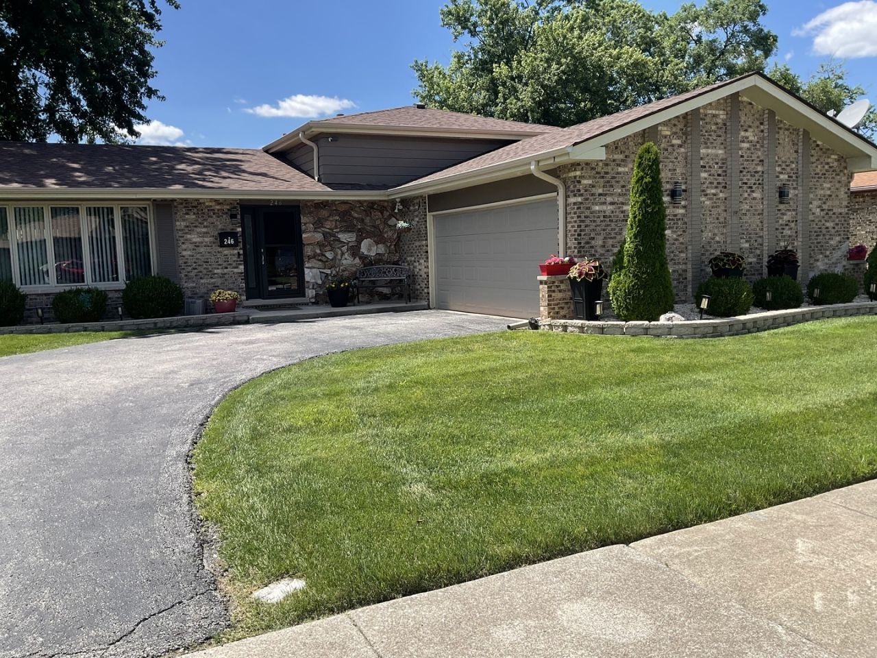 246 S Ingleside Avenue, Glenwood, IL 60425