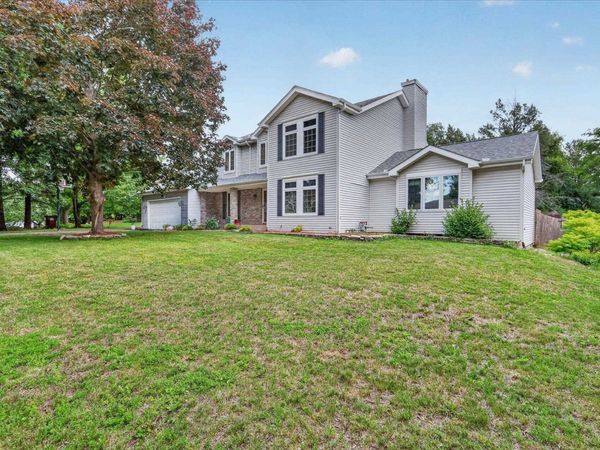 1585 Marshfield Drive, ROCKFORD, IL 61107